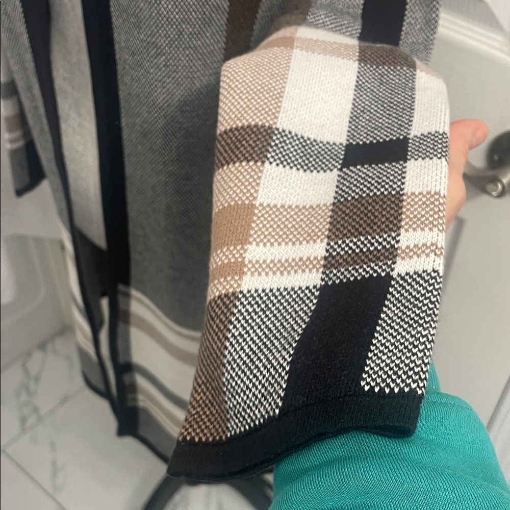 Women's Plaid Open Front Sweater Cardigan - Picture 5 of 13